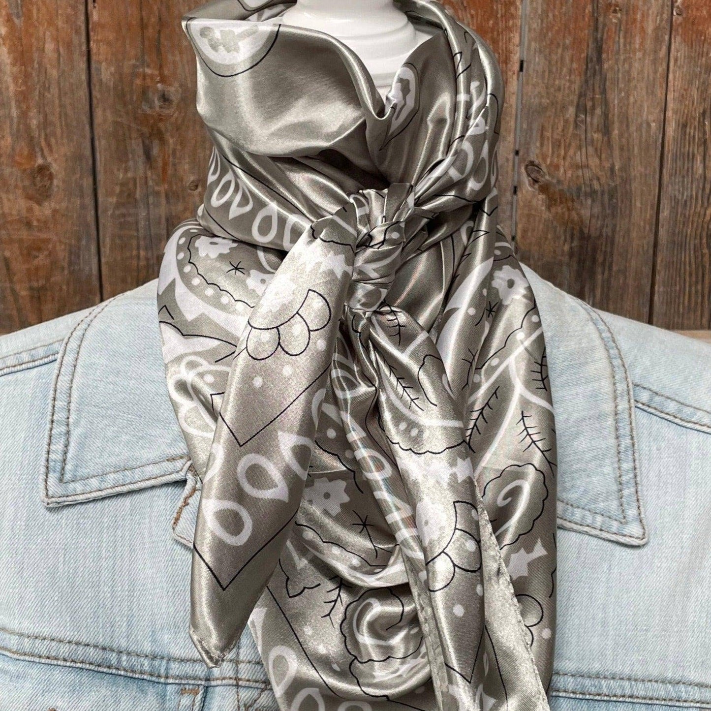 Sage & White Paisley Wild Rag
