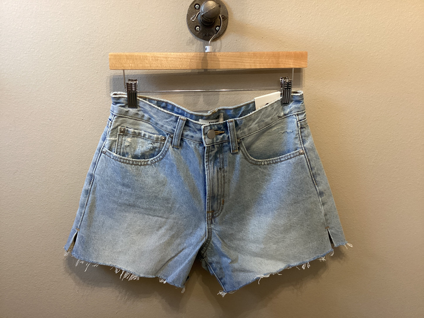 HR Side Slit Short