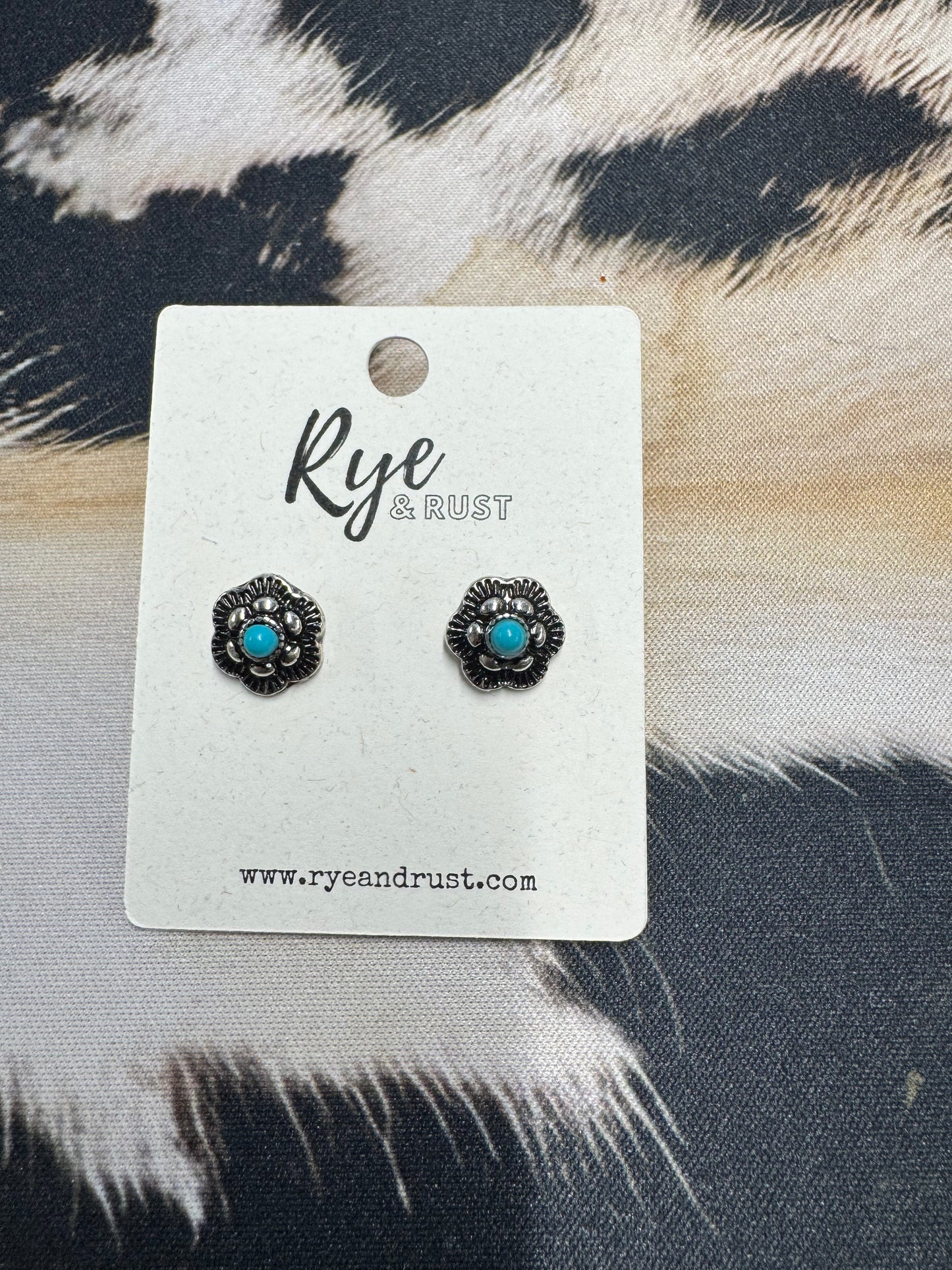 Mini Flower Turquoise Stud