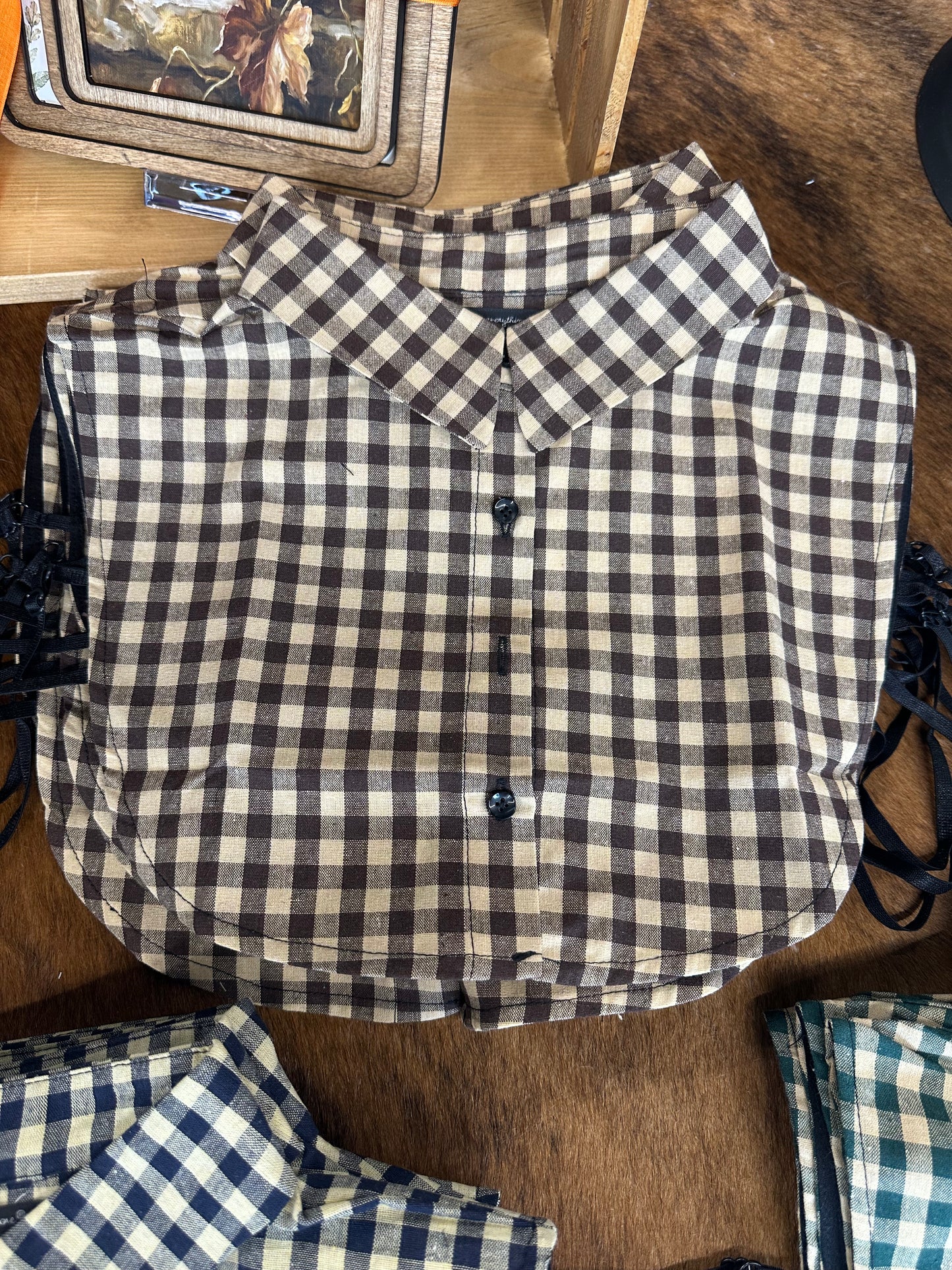 Mock Collar in Brown