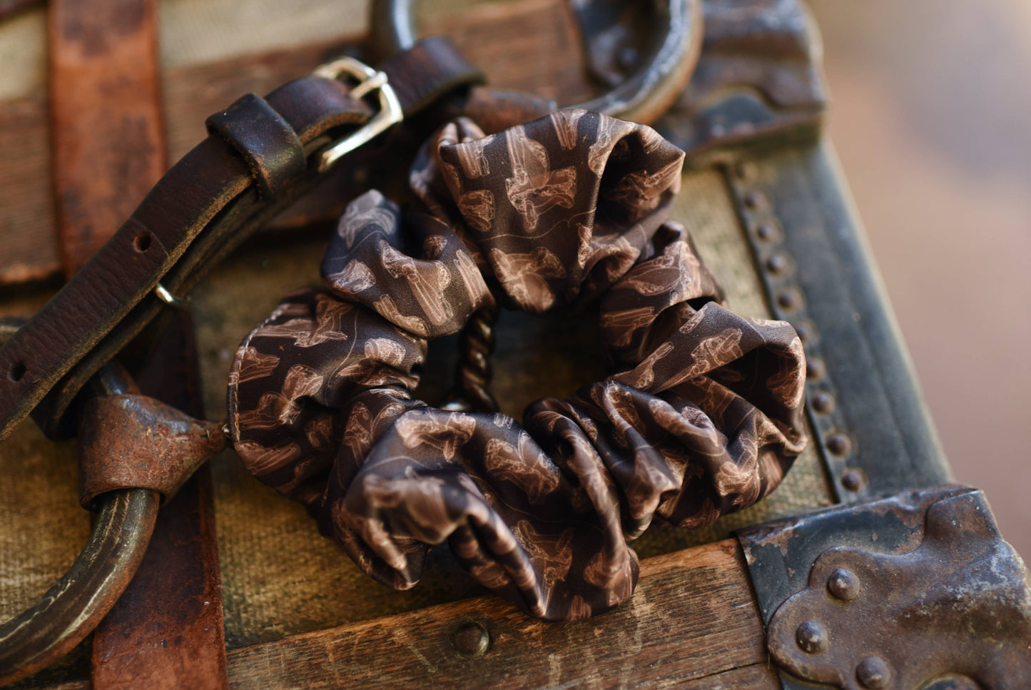 Western Saddle in Arena Brown Scrunchie
