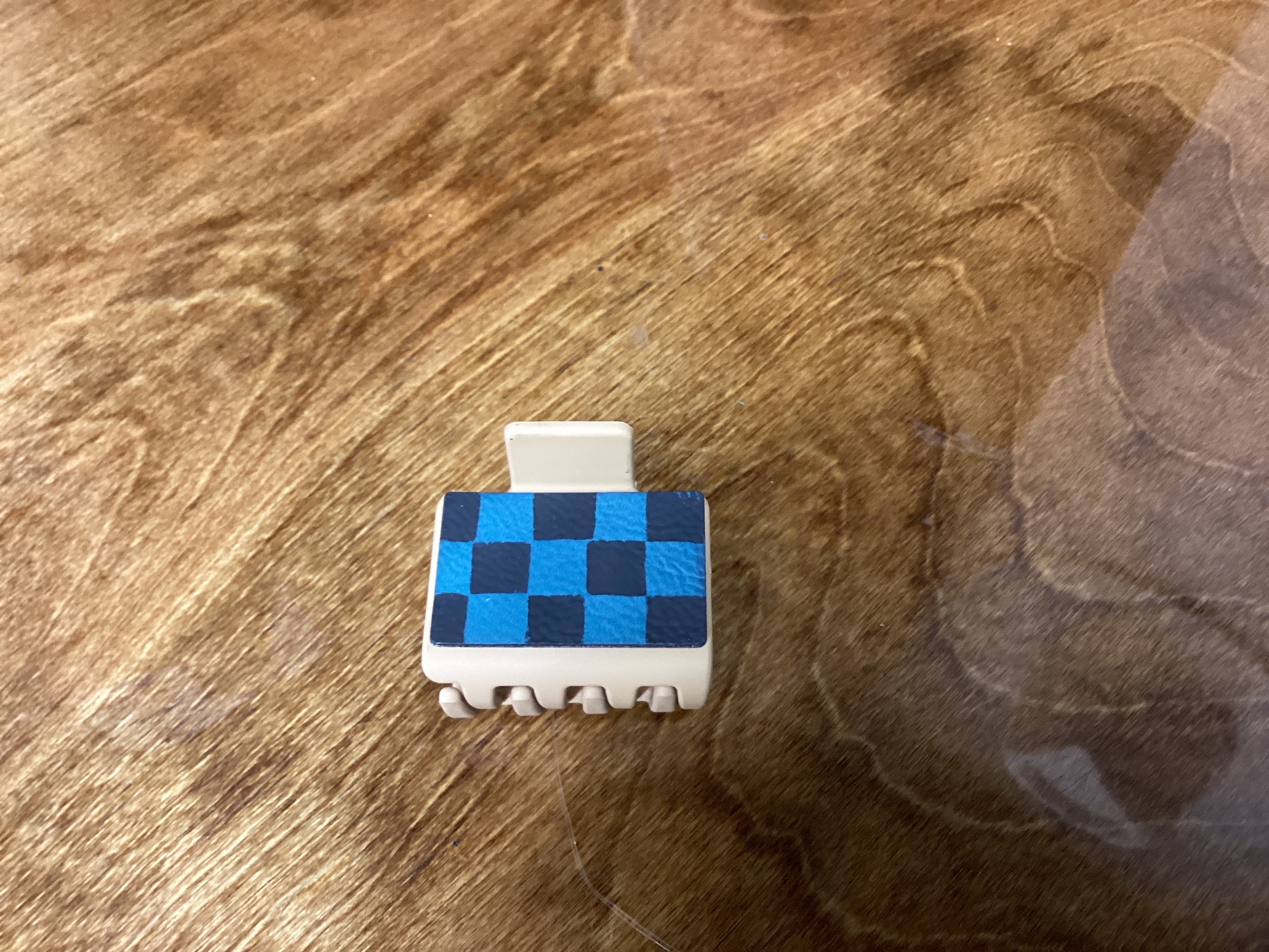 Checkered Turquoise Claw Clip