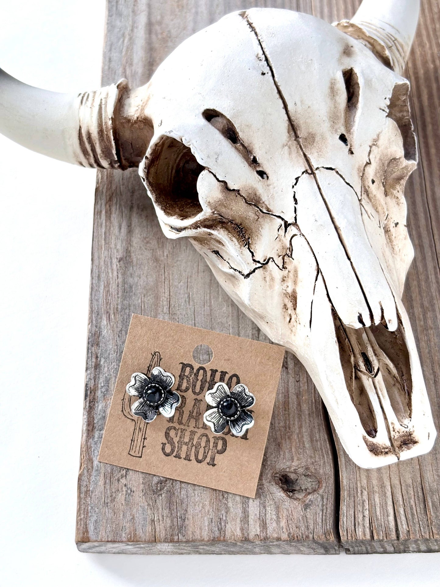 Flower Stone Stud Earrings Black