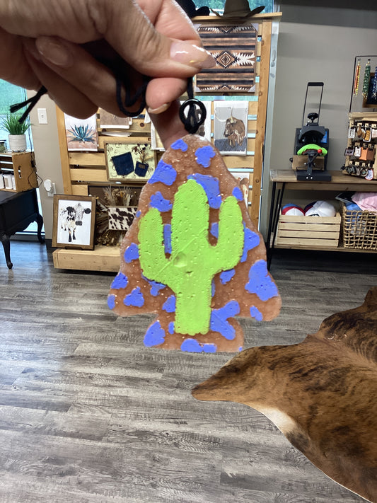 Arrowhead Freshie (Bow Ties & Bourbon Scent)