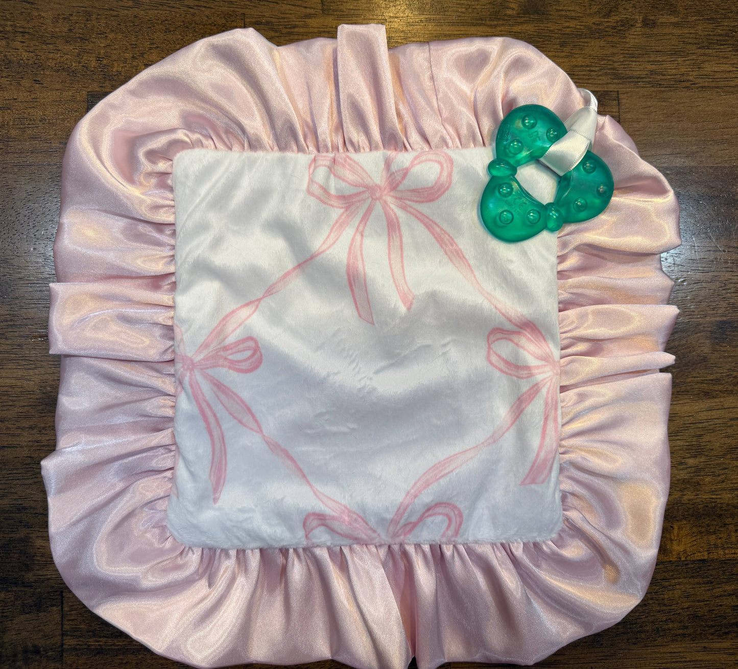 Beautifully Bowed Teether