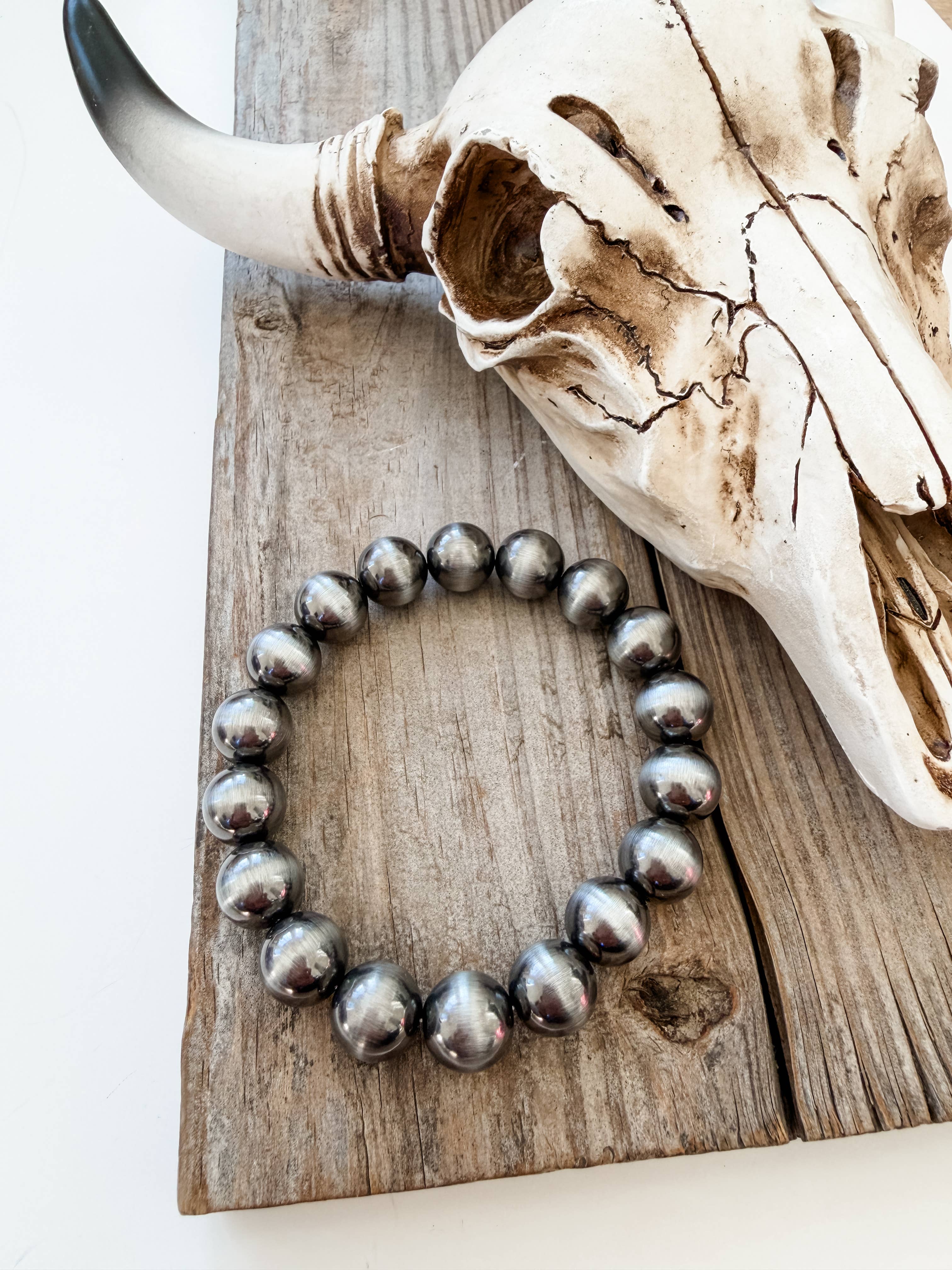 11mm Navajo Style Pearl Stretch Bracelet