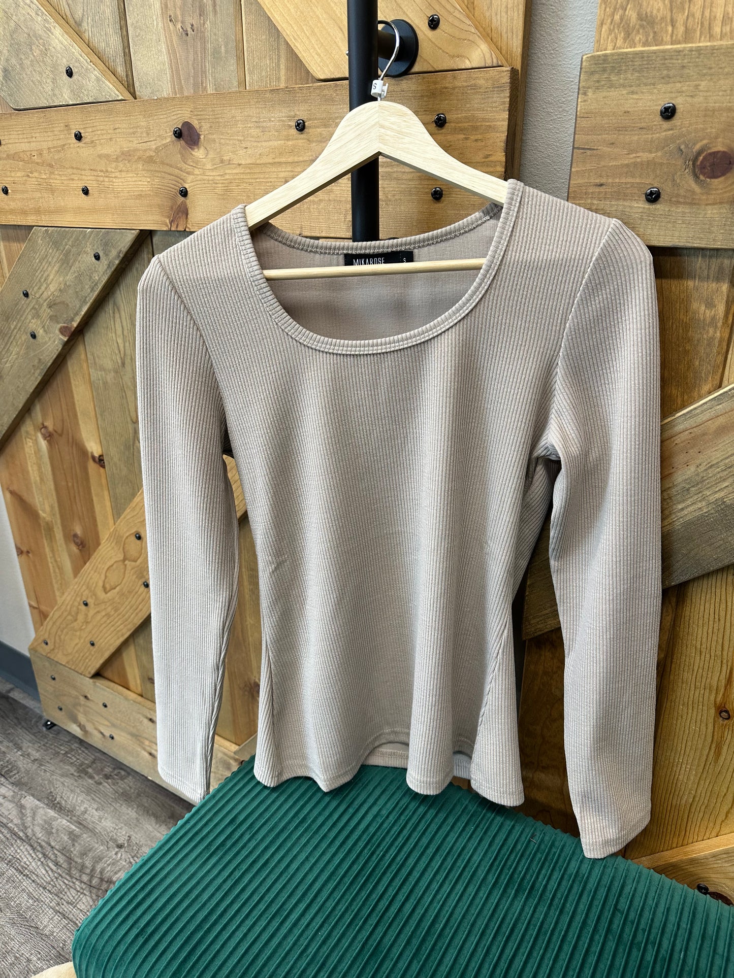 Scoop Neck Tee Almond