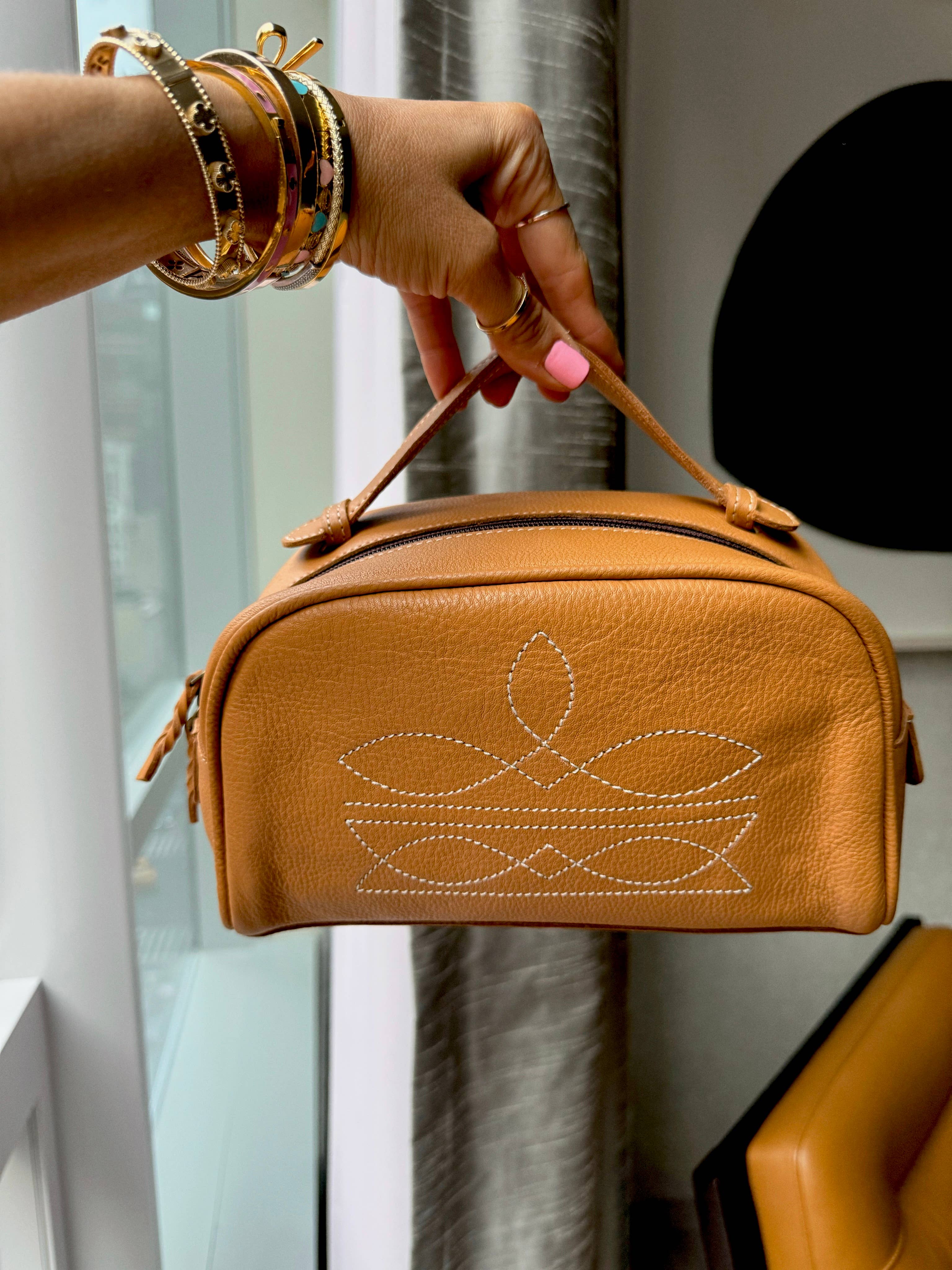 Boot Stitch Leather Toiletry Bag