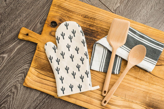 White and Black Saguaro Oven Mitt